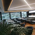 U Hotel 4*