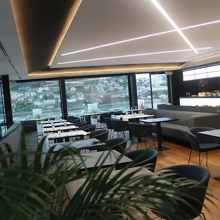 U Hotel 4*